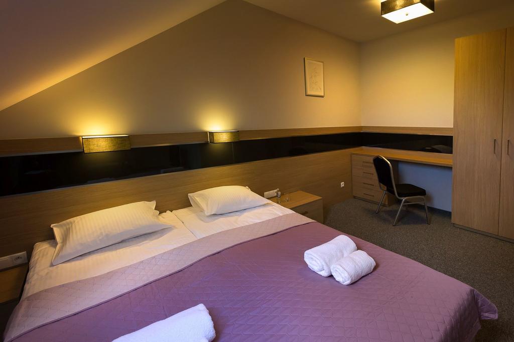 Hotel Karo ラドム エクステリア 写真