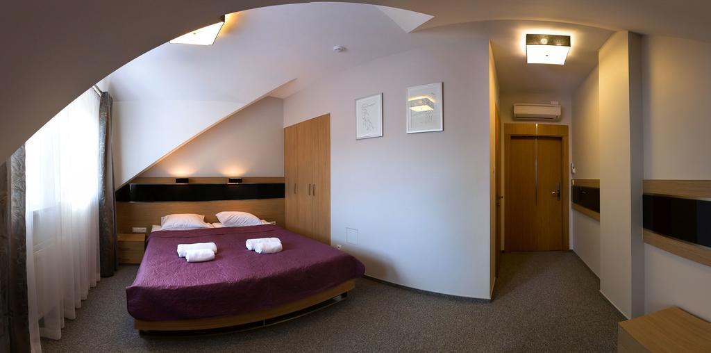 Hotel Karo ラドム エクステリア 写真